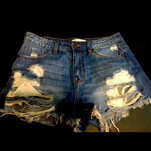 Destroyed Shorts NEW!! 😍